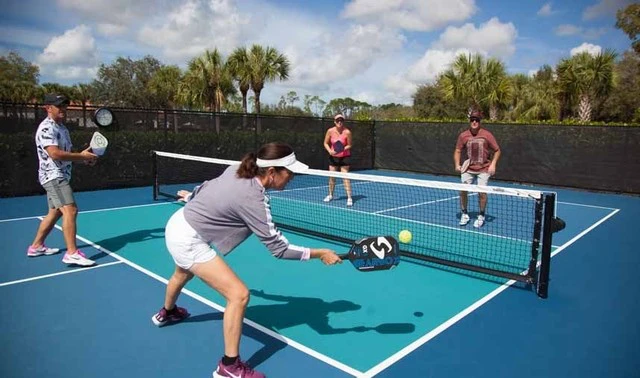 Pickleball, môn thể thao phát triển nhanh bậc nhất thế giới và đang gây sốt ở Việt Nam - Ảnh 4. Pickleball, môn thể thao phát triển nhanh bậc nhất thế giới và đang gây sốt ở Việt Nam - Ảnh 4.